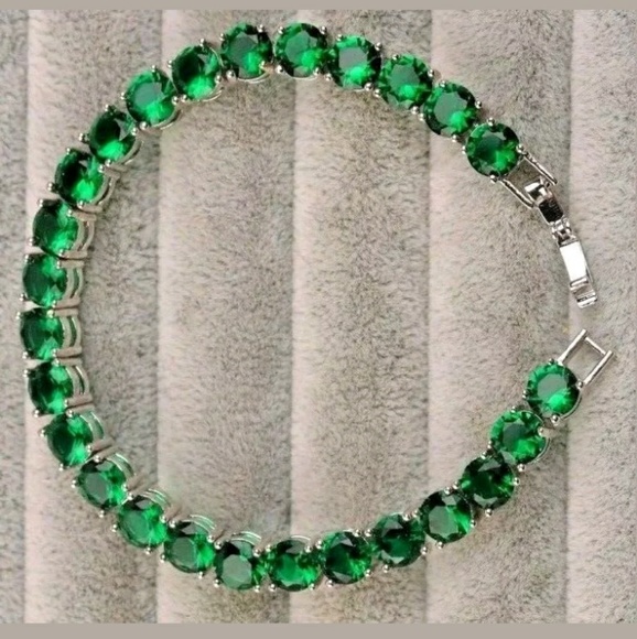 Green Emerald Tennis Bracelet - 7" - Picture 4 of 6